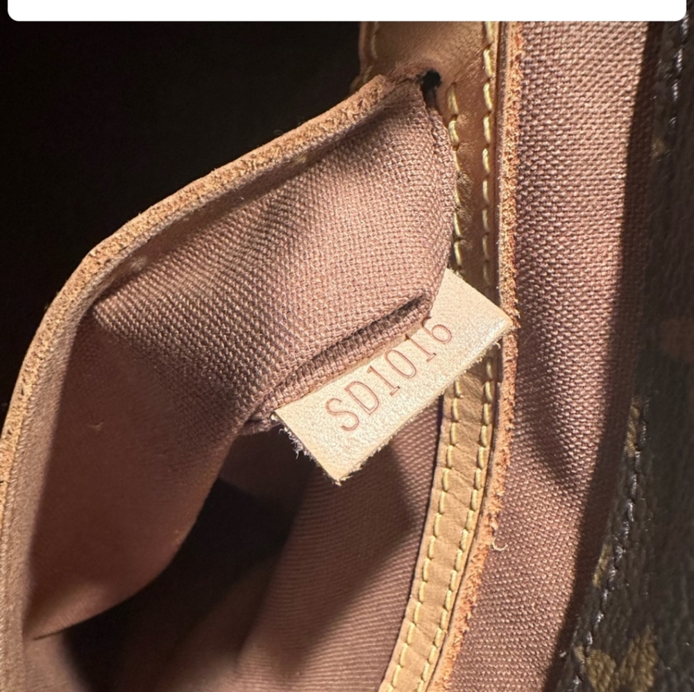 Louis Vuitton💯 - Picture 4 of 10
